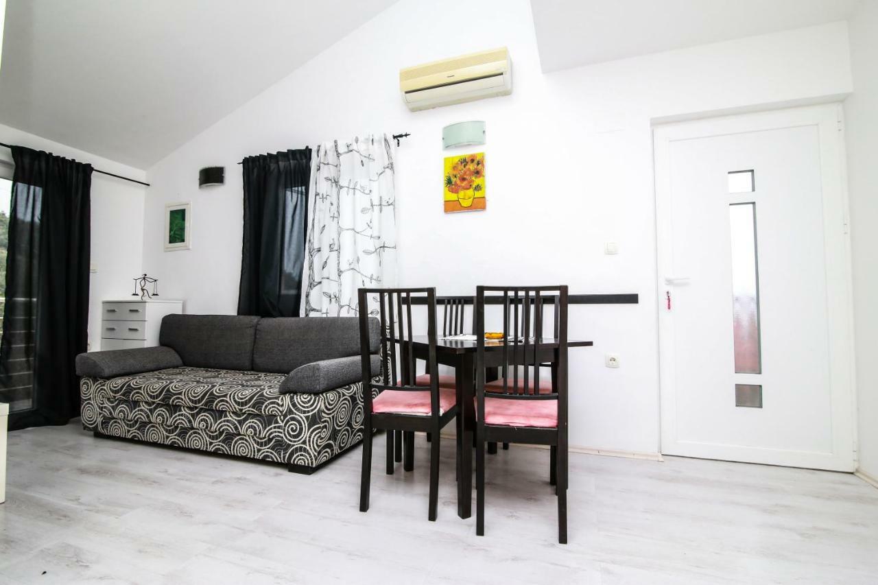 Apartments Alma Podgora Exterior foto